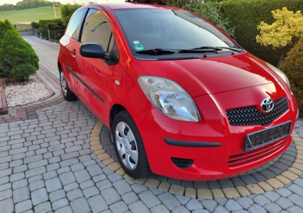 Toyota Yaris cena 14500 przebieg: 89000, rok produkcji 2006 z Pasym małe 529